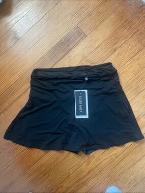 Tiger Mist Black Skort with Built-In Shorts XS-never worn